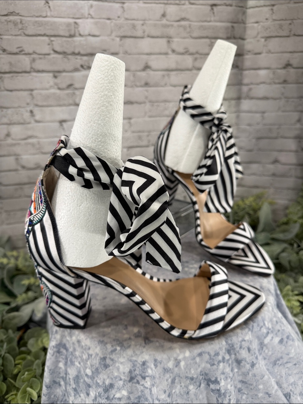 INC - “Kanata” Black & White Fabric Stripe Embroidered Tribal Print Heels WMS 10